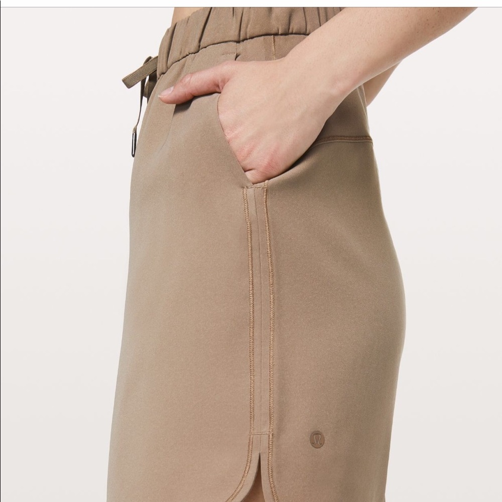 Lululemon NWT On the fly skirt - Picture 2 of 5